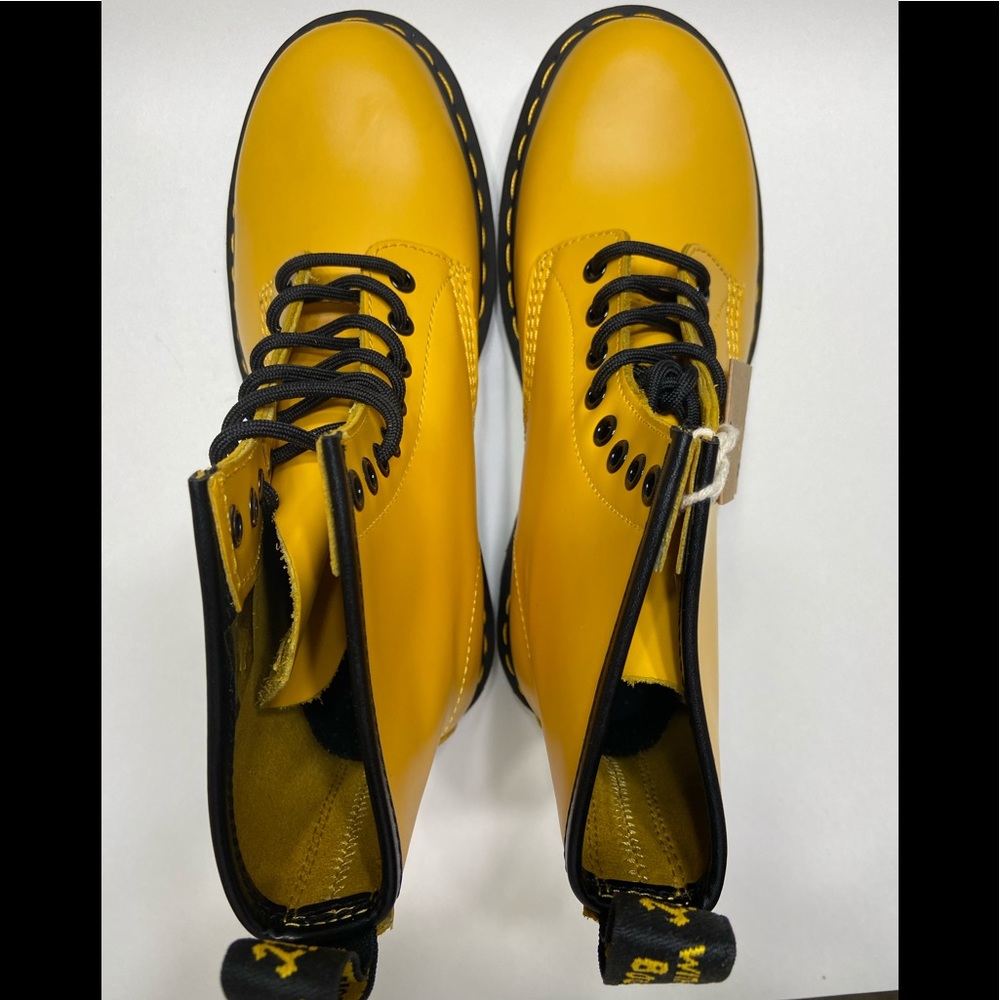 NEW Dr. Martens 1460 8Eye  Smooth Leather Boots - Picture 3 of 11